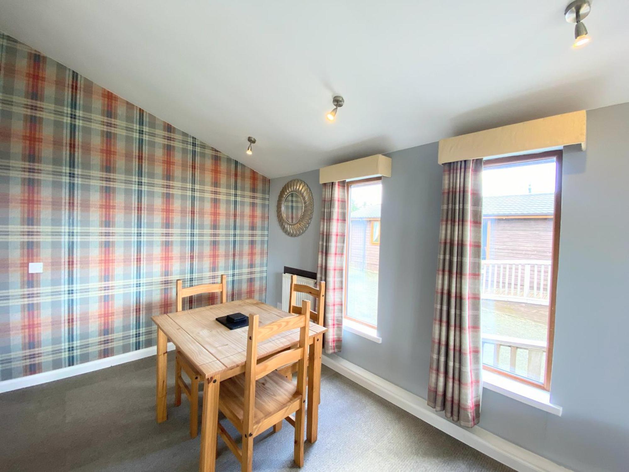 Villa Ochil 10 With Private Hot Tub - Fife - Loch Leven - Lomond Hills Kelty Exterior foto